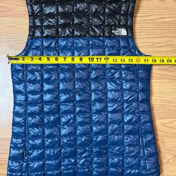 The North Face Vest Adult Small Blue Black Quilted Thermoball Eco Womens - Picture 9 of 9